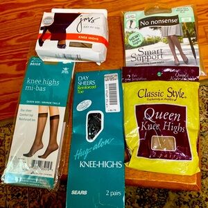 5 bags with knee highs different colours